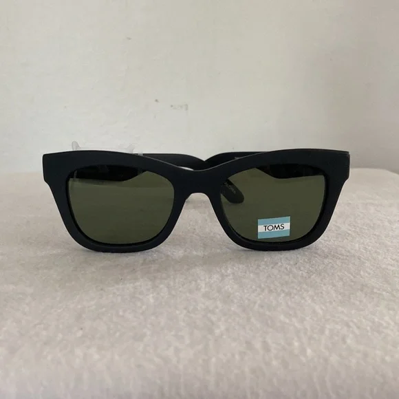 Toms | Accessories | Toms Paloma Sunglasses | Poshmark display picture 1